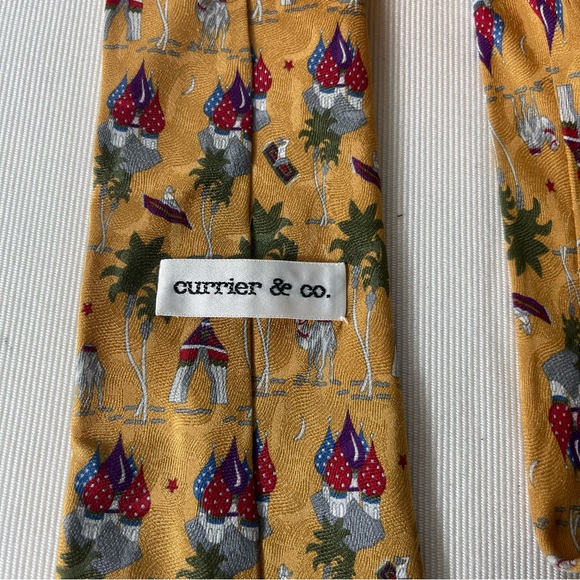 Currier & Co The Thief of Baghdad Tie Unique Fun print 100% Silk Made in Italy - Picture 7 of 9
